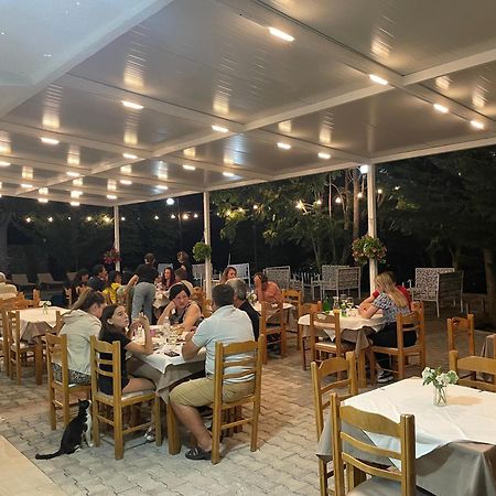 Hotel Aroma Пермет Екстер'єр фото