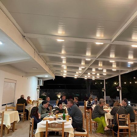 Hotel Aroma Пермет Екстер'єр фото