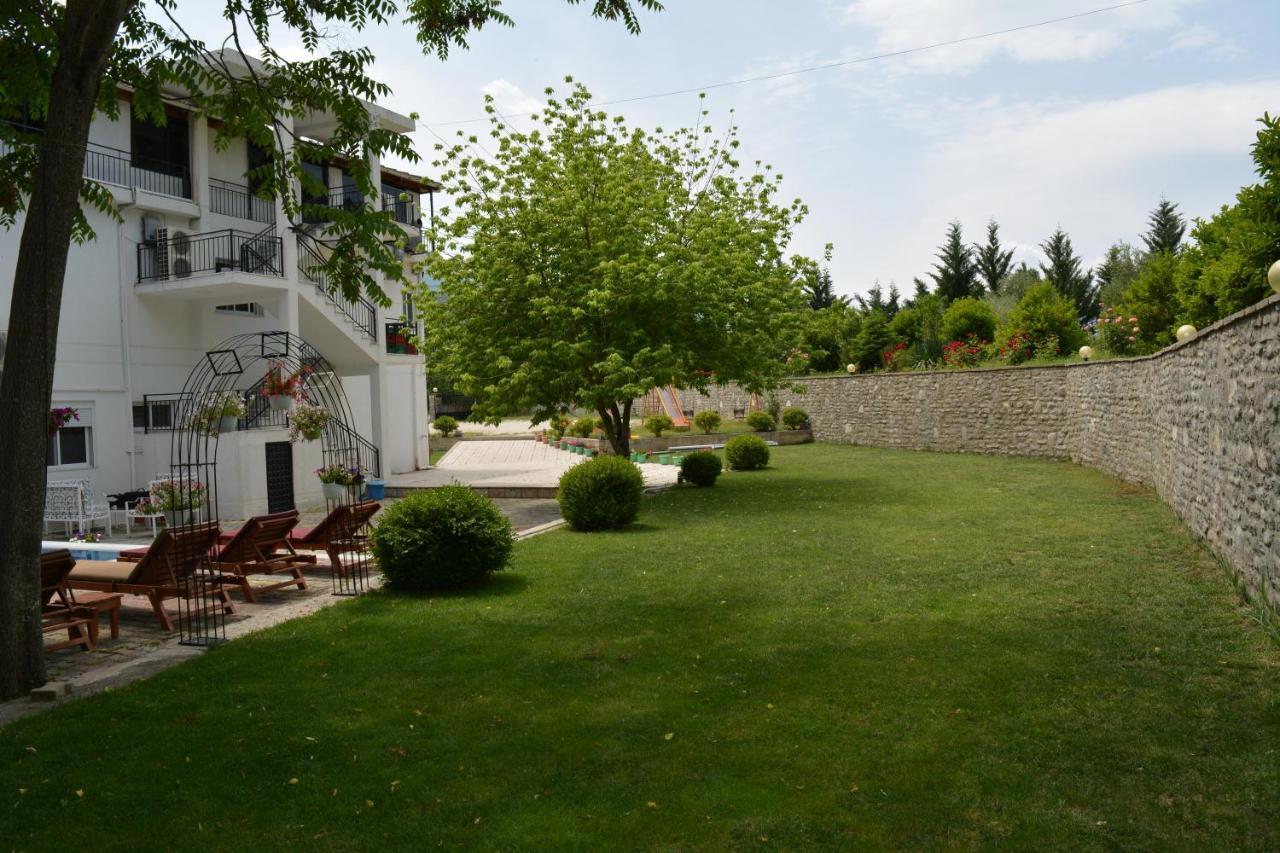 Hotel Aroma Пермет Екстер'єр фото