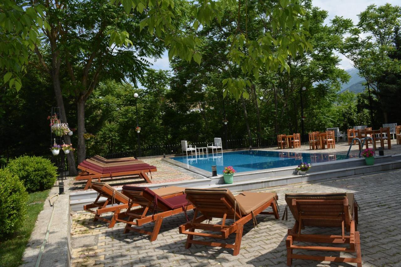 Hotel Aroma Пермет Екстер'єр фото