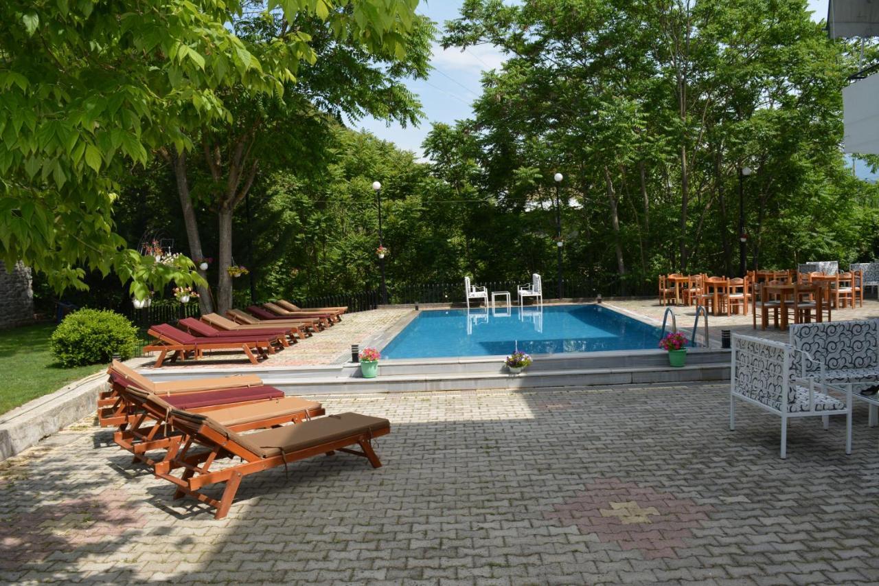Hotel Aroma Пермет Екстер'єр фото