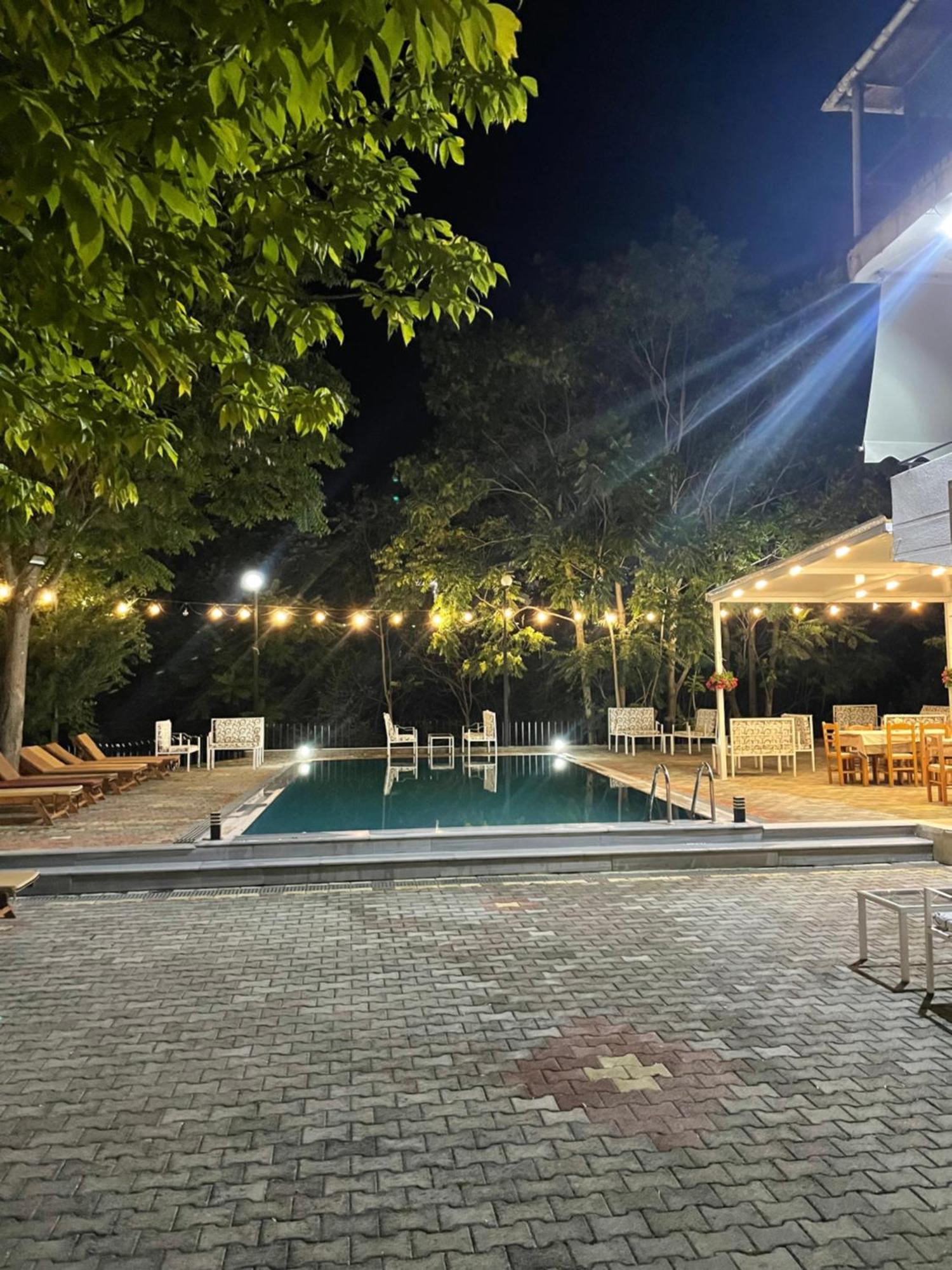 Hotel Aroma Пермет Екстер'єр фото