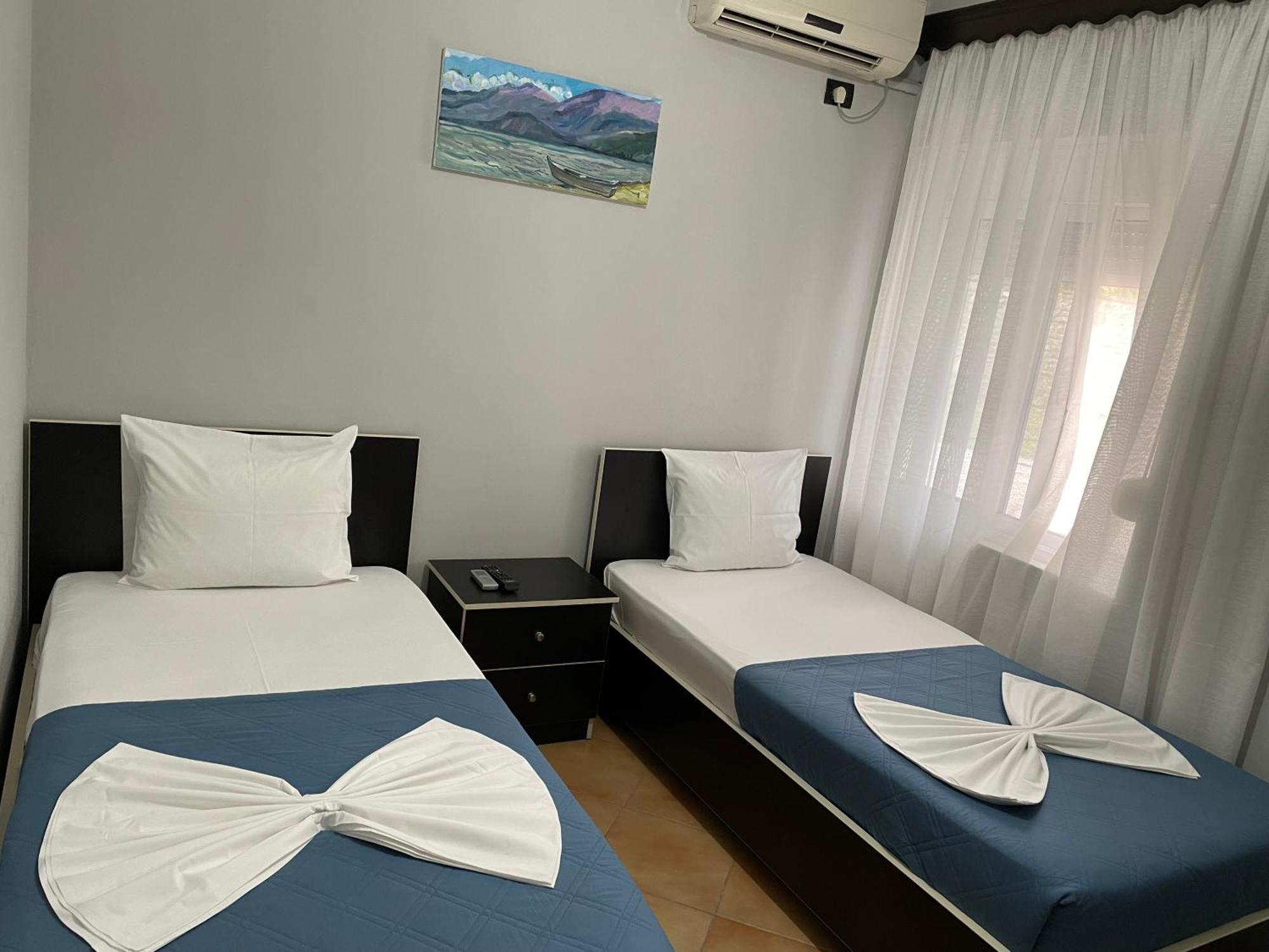 Hotel Aroma Пермет Екстер'єр фото