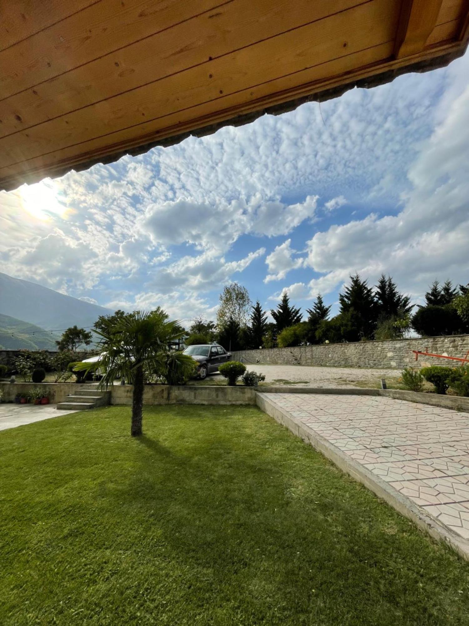Hotel Aroma Пермет Екстер'єр фото