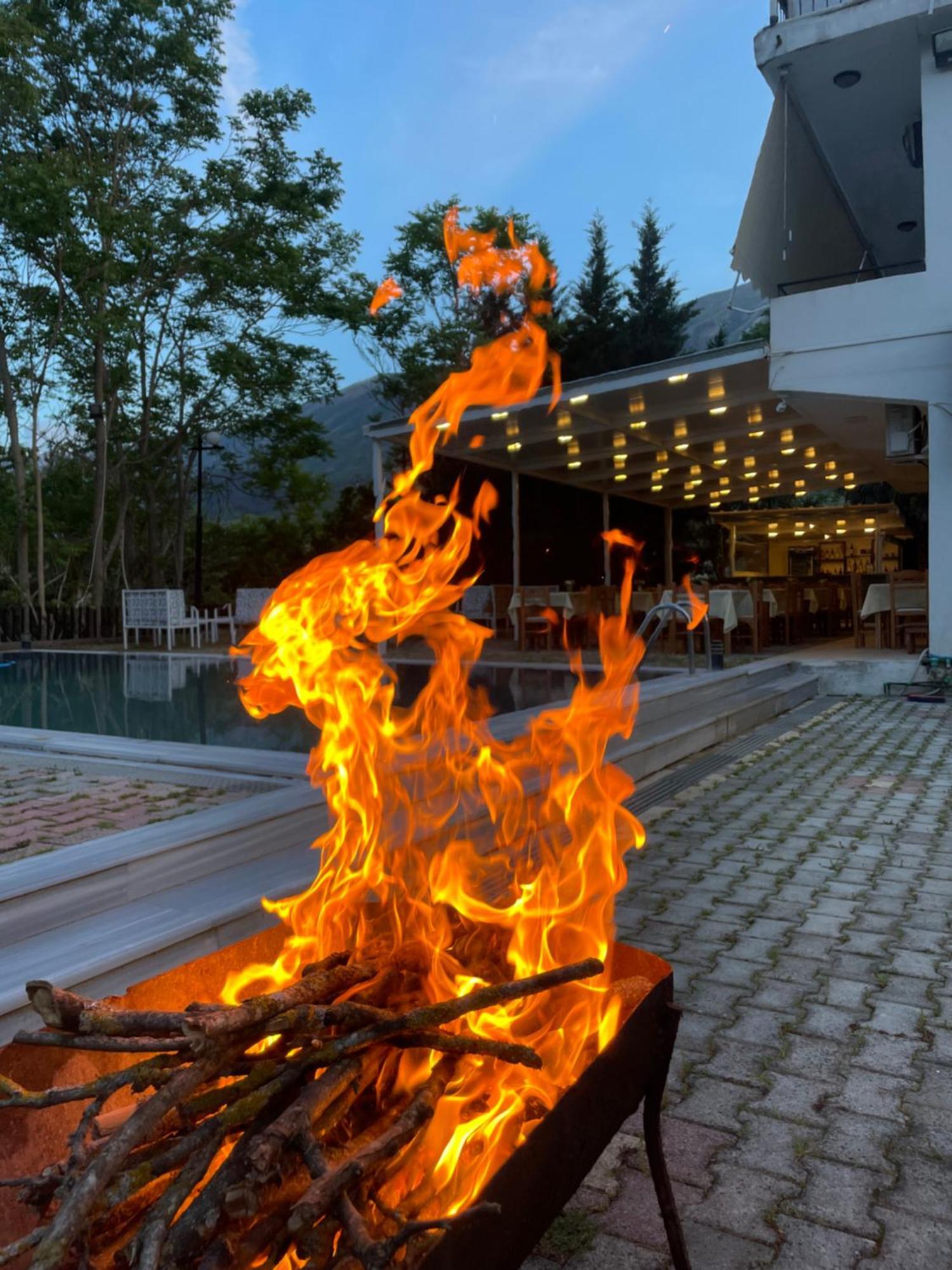 Hotel Aroma Пермет Екстер'єр фото