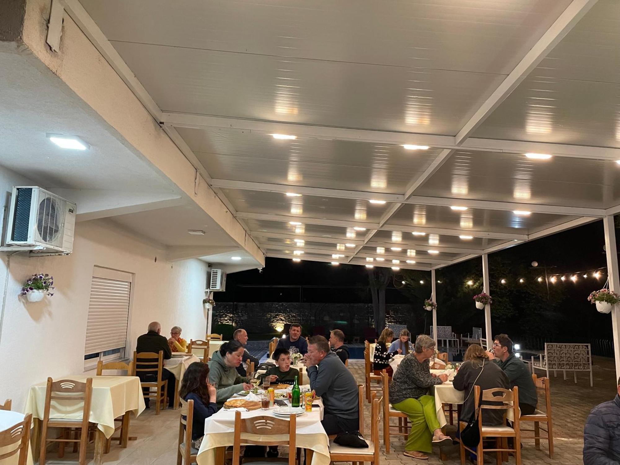Hotel Aroma Пермет Екстер'єр фото